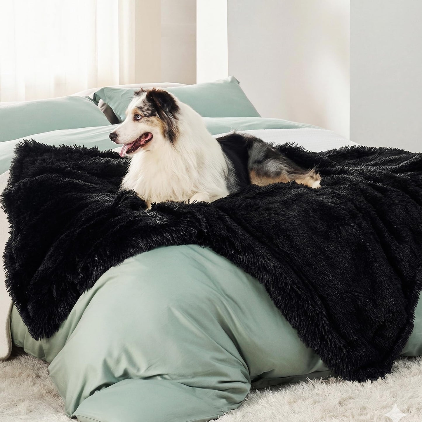 Calming Waterproof Pet Blanket with Faux Fur Cover