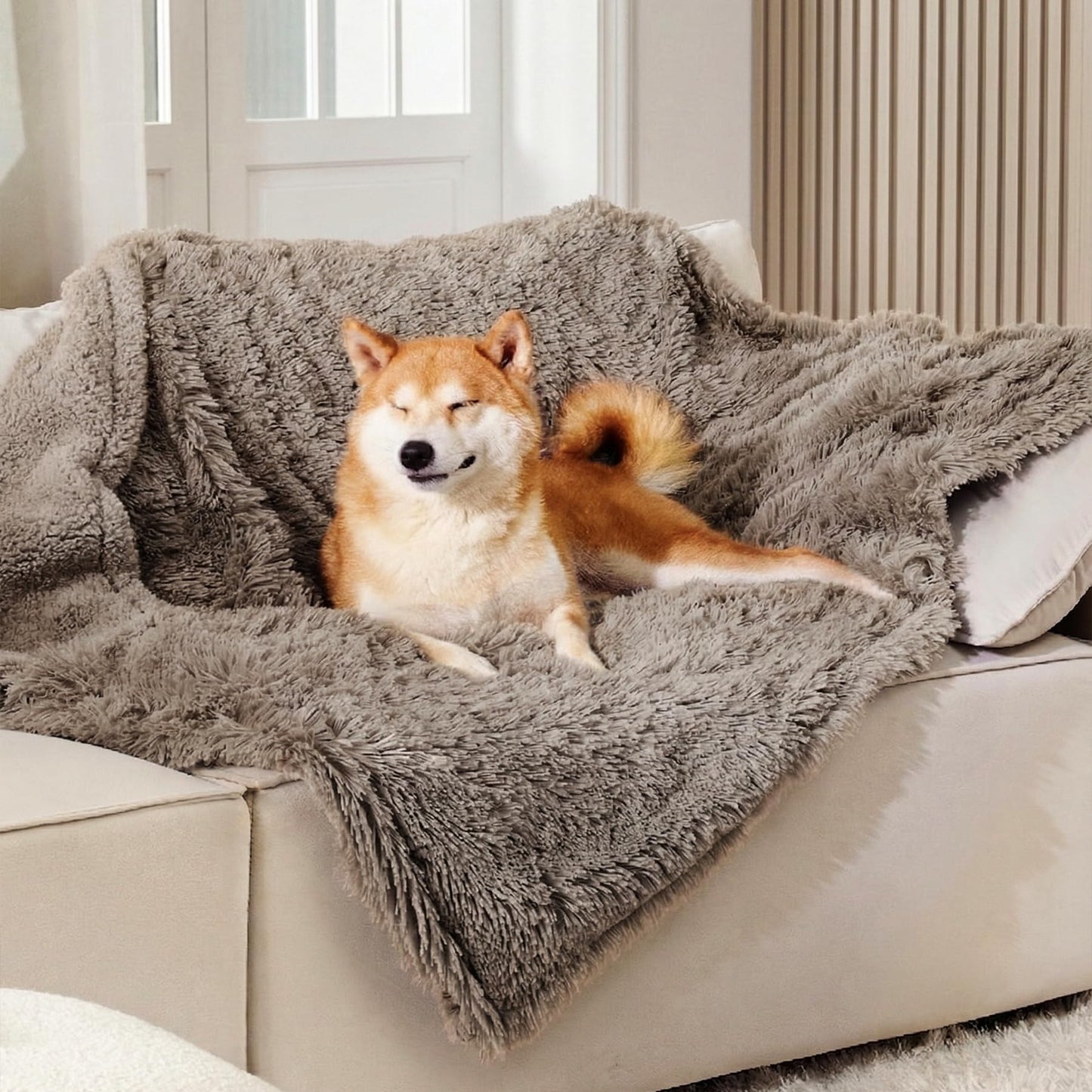 Calming Waterproof Pet Blanket with Faux Fur Cover