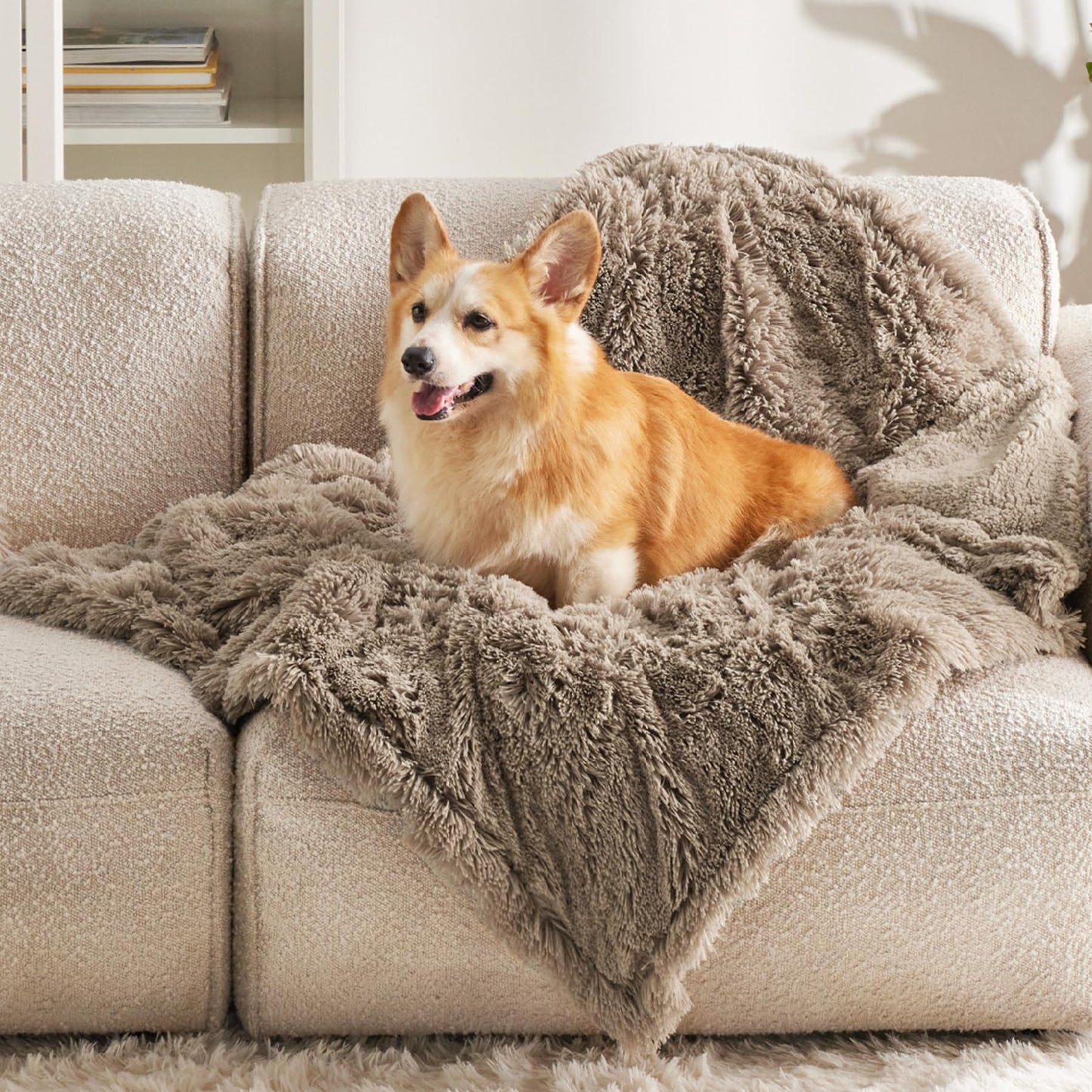 Calming Waterproof Pet Blanket with Faux Fur Cover