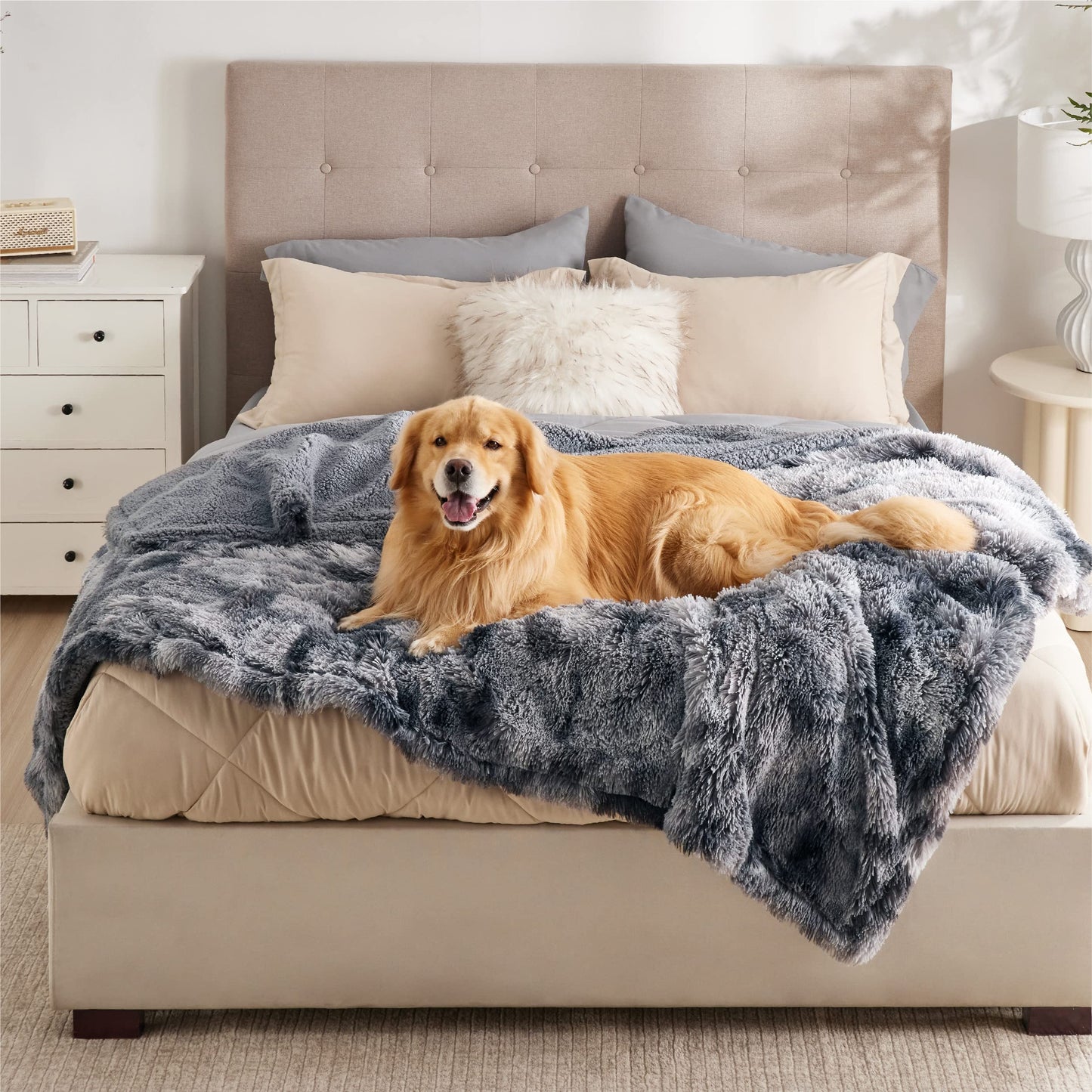 Calming Waterproof Pet Blanket with Faux Fur Cover